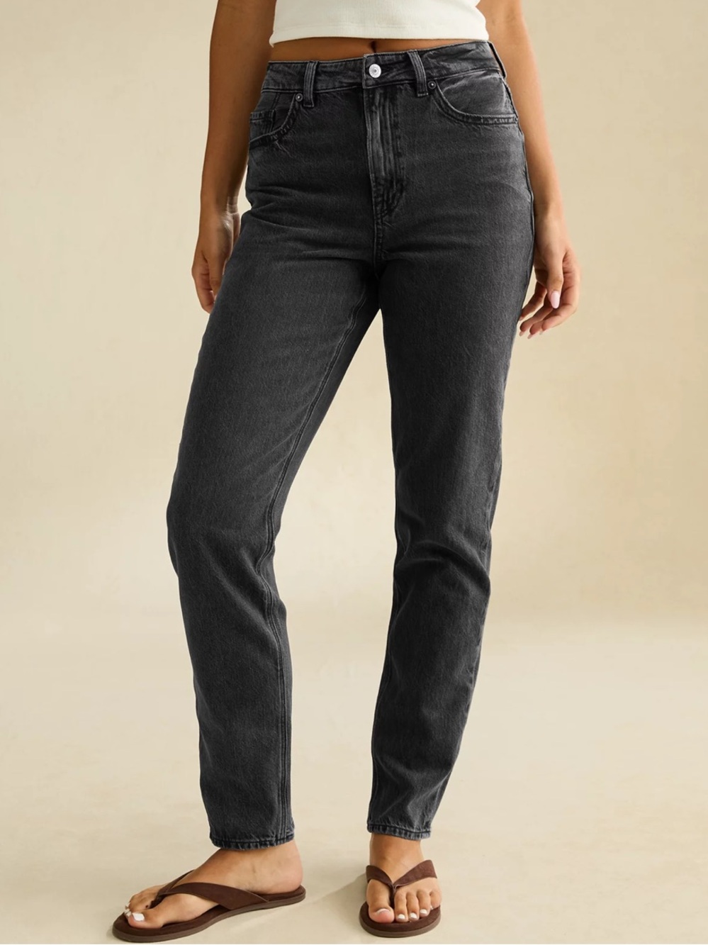 American Eagle High Rise Straight Leg Mom Jeans Washed Black Magic Size 8